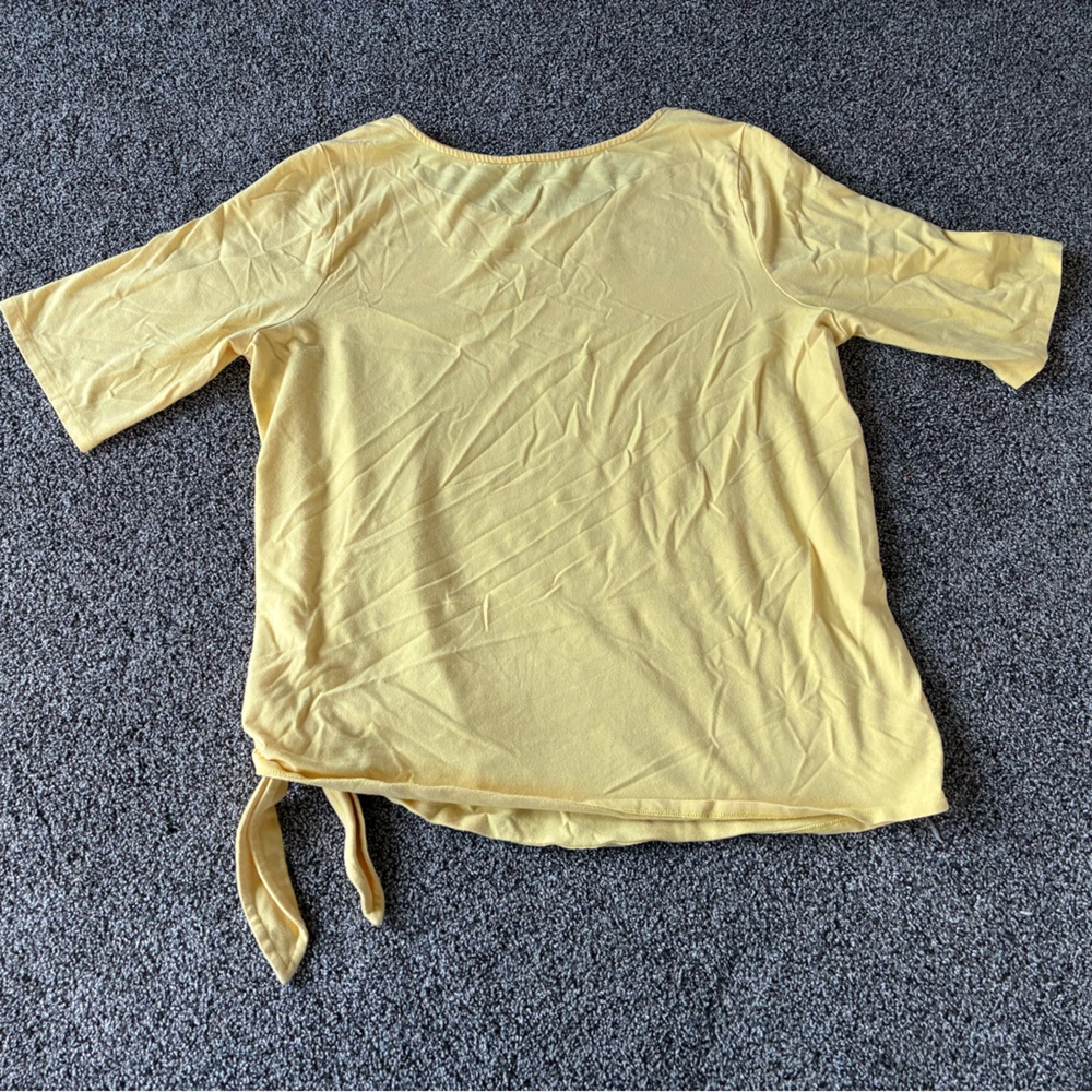 Belle by Kim Gravel Bright Yellow Side Tie Hem Tee, Size Medium - Picture 11 of 15